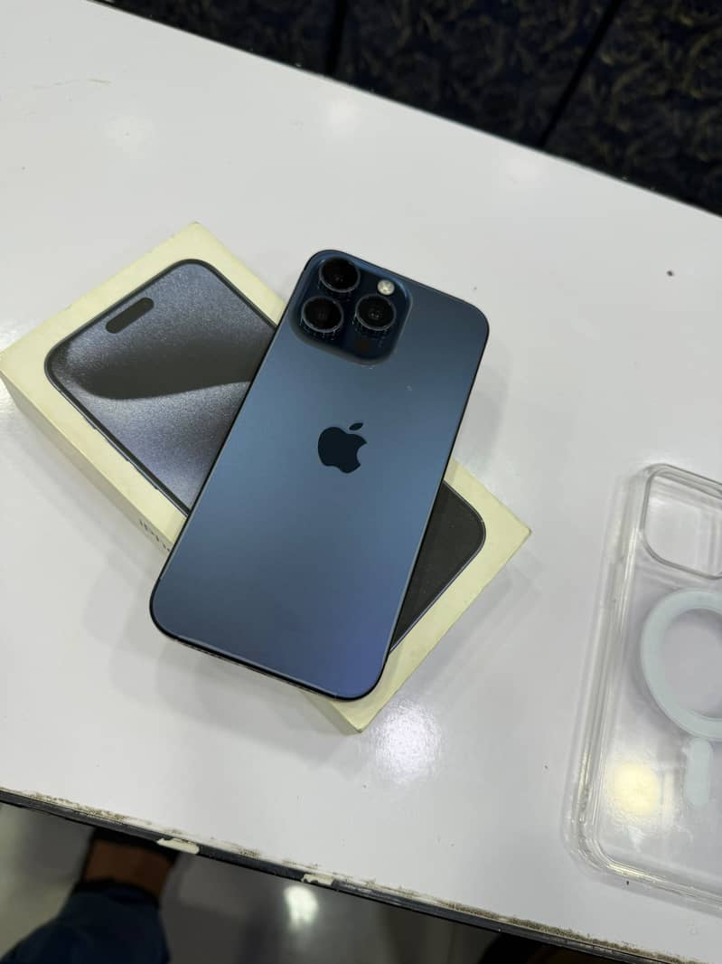 Apple iPhone 15 Pro Max 2