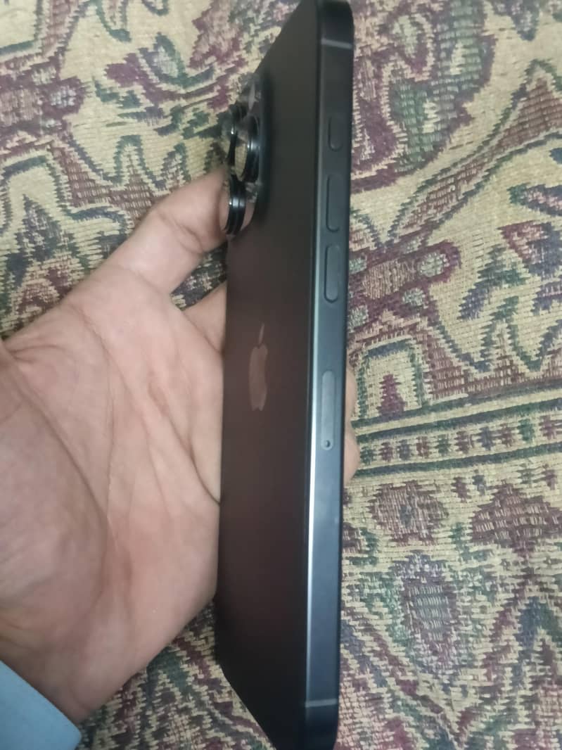 Apple iPhone 16 Pro Max 90% 5