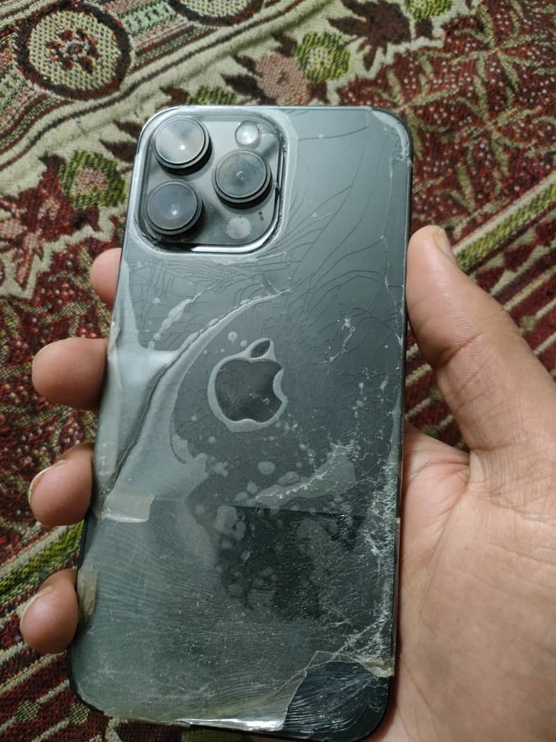 Apple iPhone 14 Pro Max 4