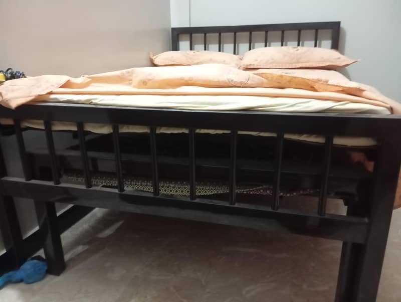 double iron bed 3