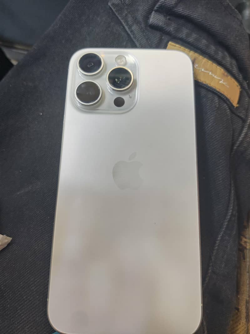 Apple iPhone 15 Pro Max 1