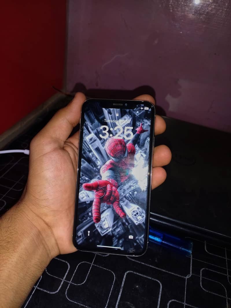 iPhone X 3