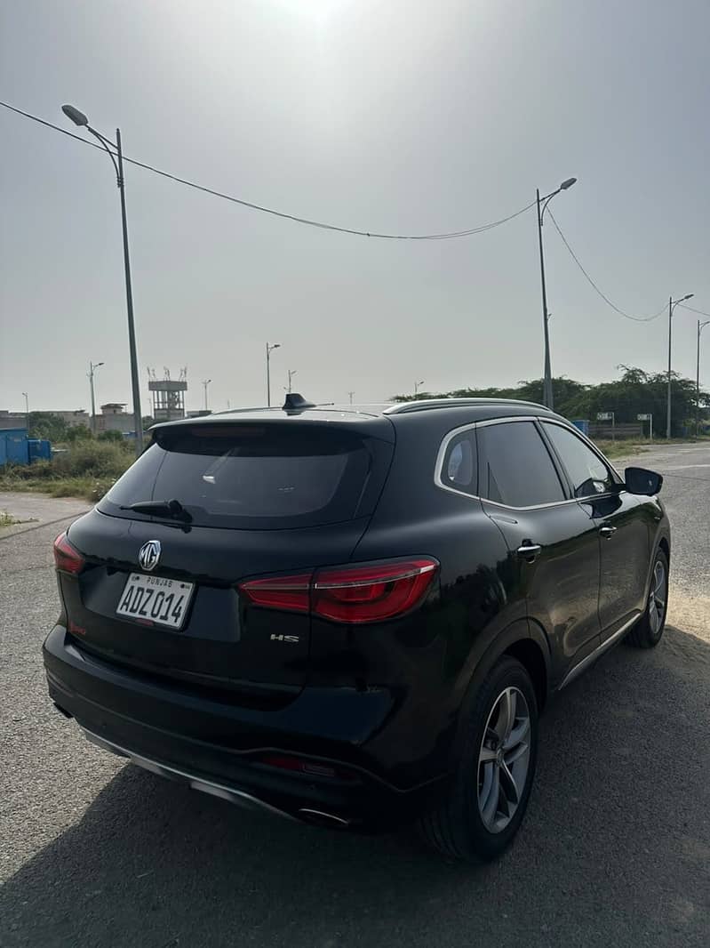 MG HS 2021 3