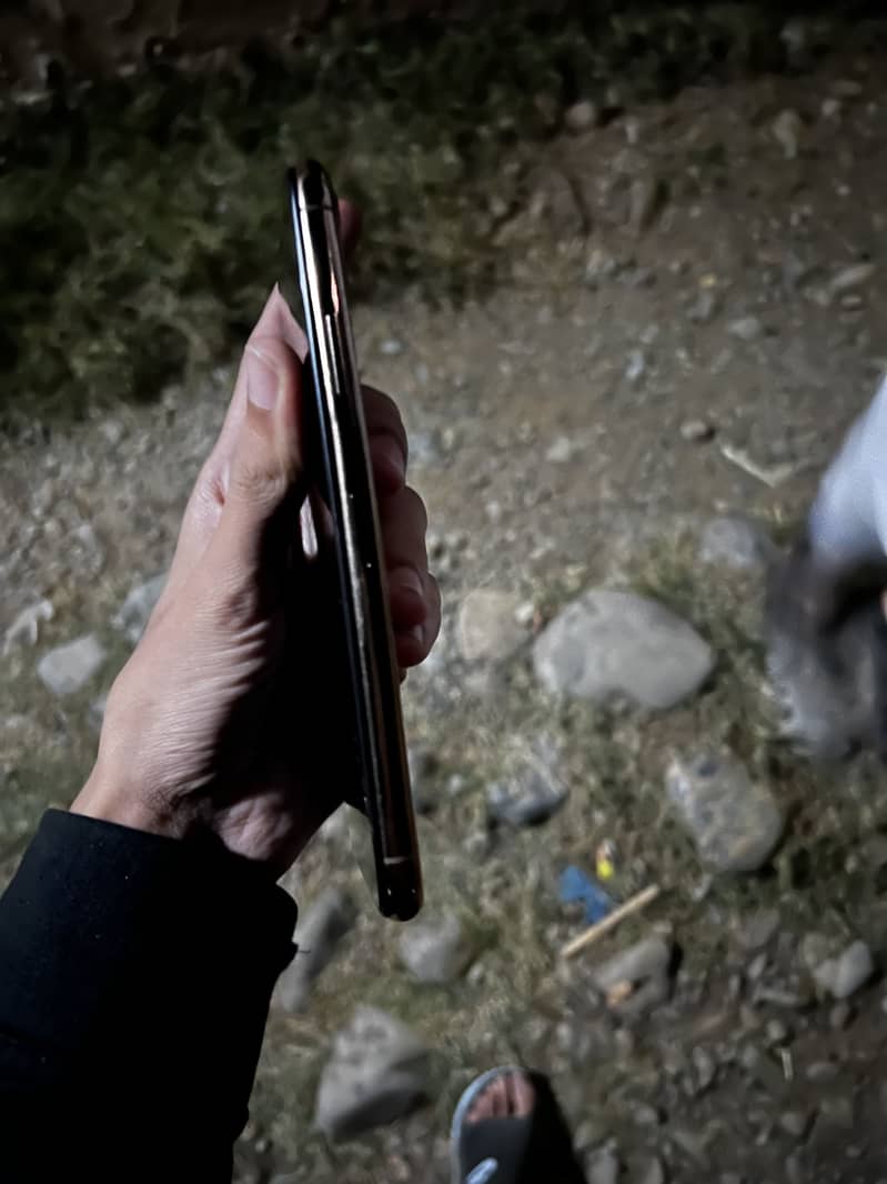 Apple iPhone 11 Pro Max 2