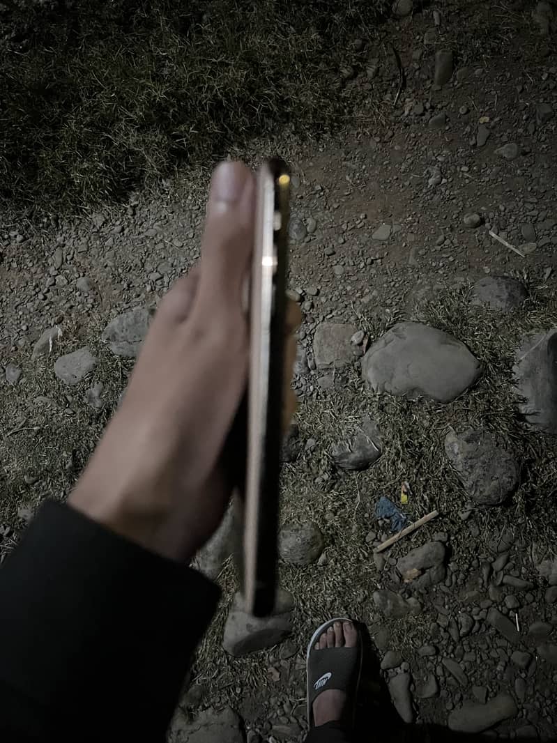 Apple iPhone 11 Pro Max 4
