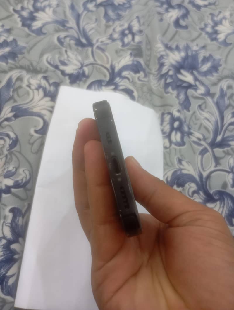 Apple iPhone 14 Pro 2