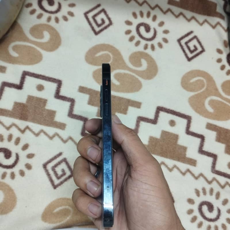 Apple iPhone 12 Pro 2