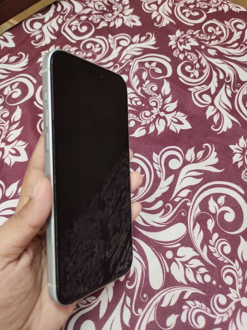 Apple iPhone 15 plus 1
