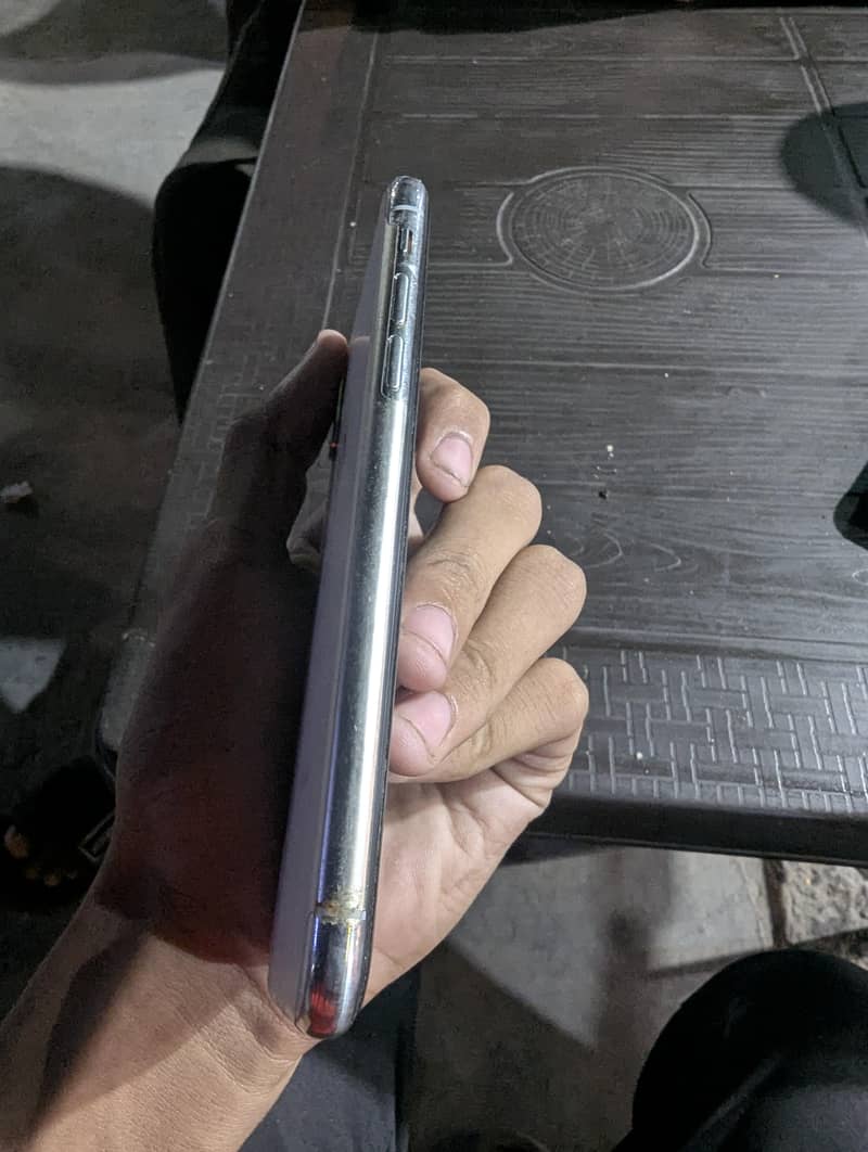 Apple iPhone X 0