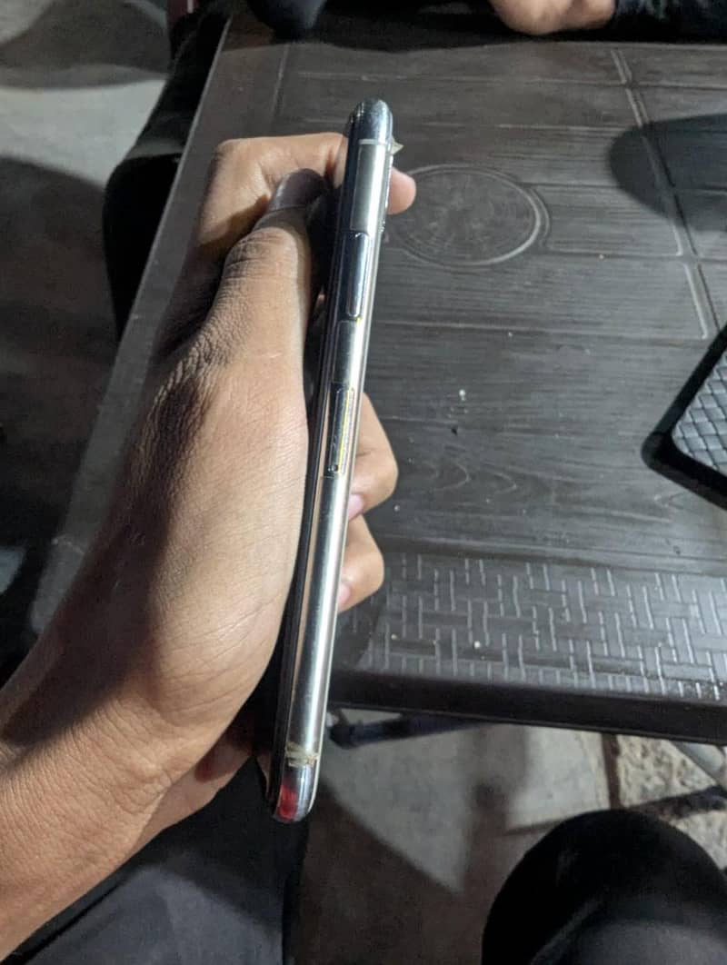 Apple iPhone X 3