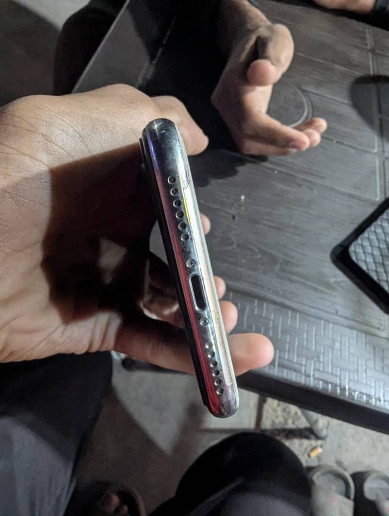 Apple iPhone X 5