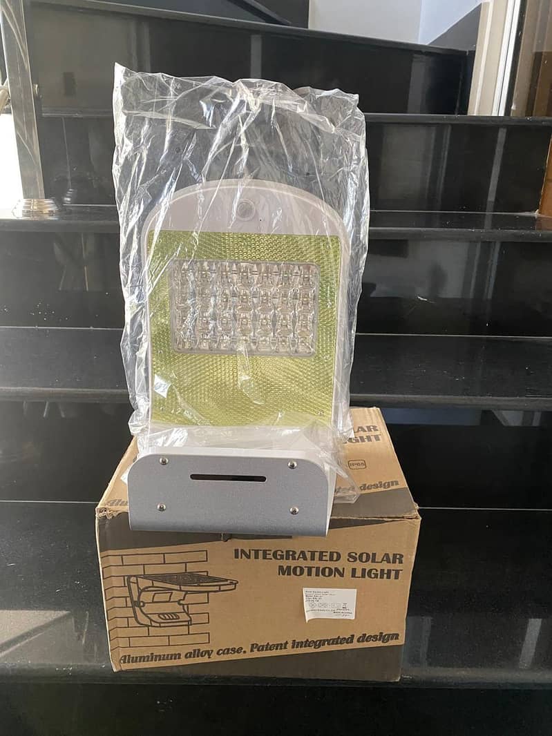 Integrated Solar System Motion sensor Light 2
