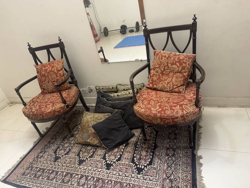 Chairs antique 0
