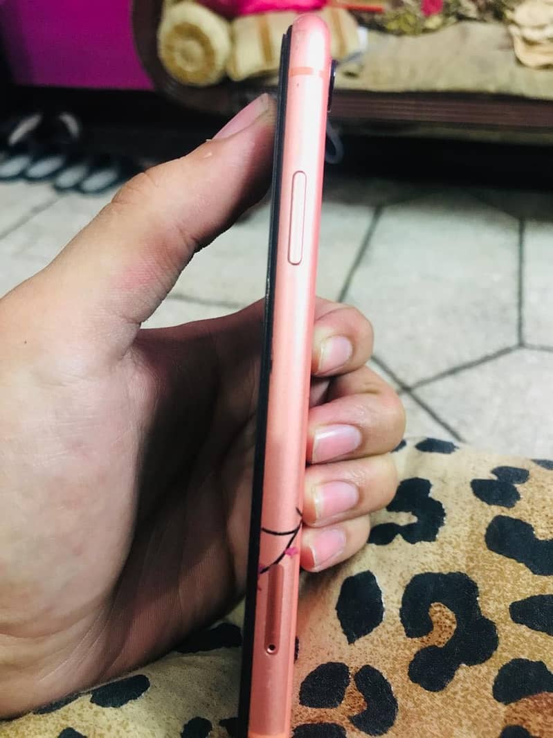 Apple iPhone XR 4