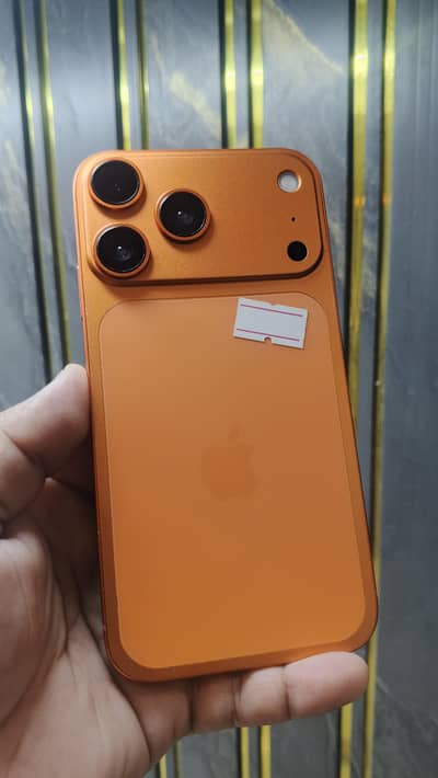 Apple iPhone XR Convert 17 pro