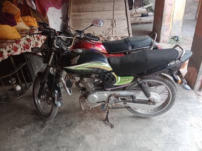 2015 model he Honda deluxe 125 5 gear wali Koi masla nahi he