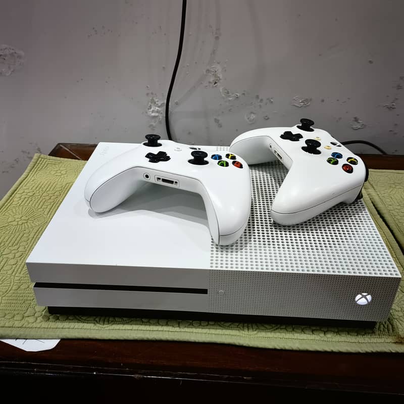 Xbox one s 2tb 3