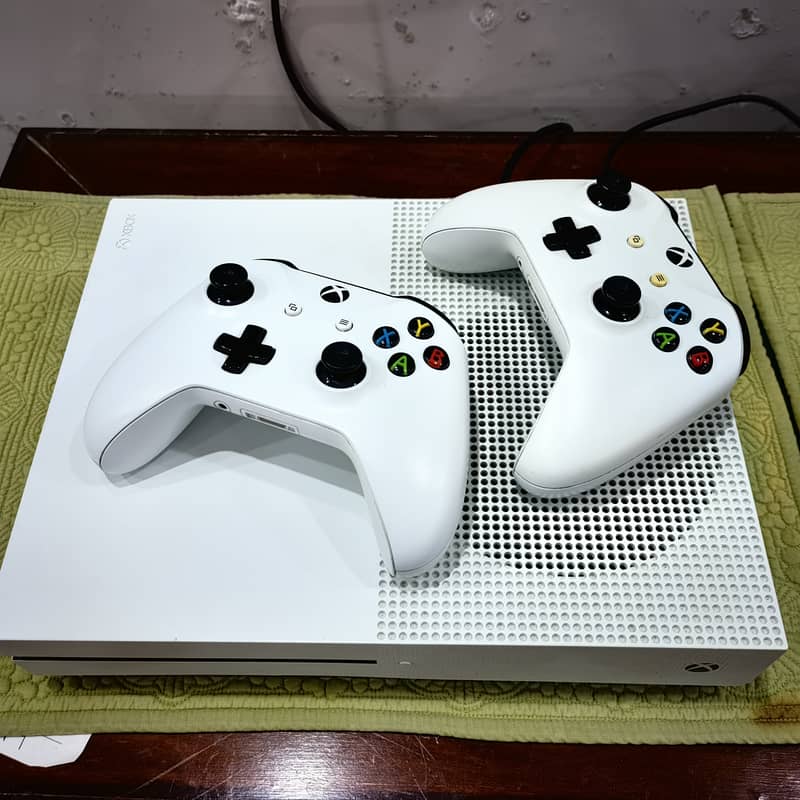Xbox one s 2tb 5