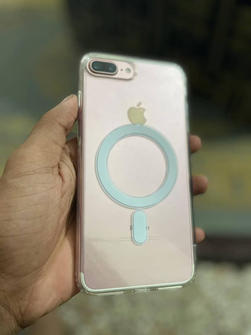 Apple iPhone 7 Plus 0