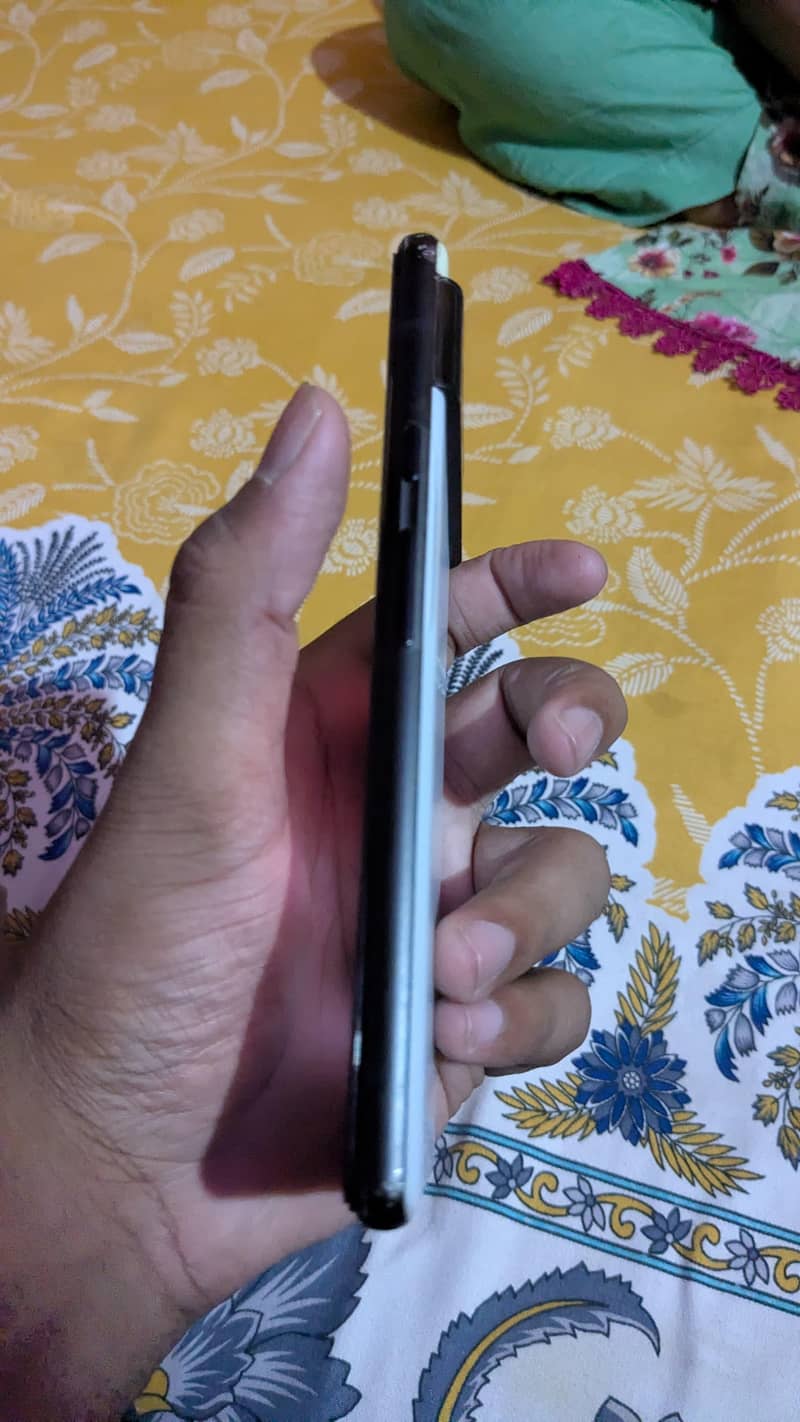 Google Pixel 6 4