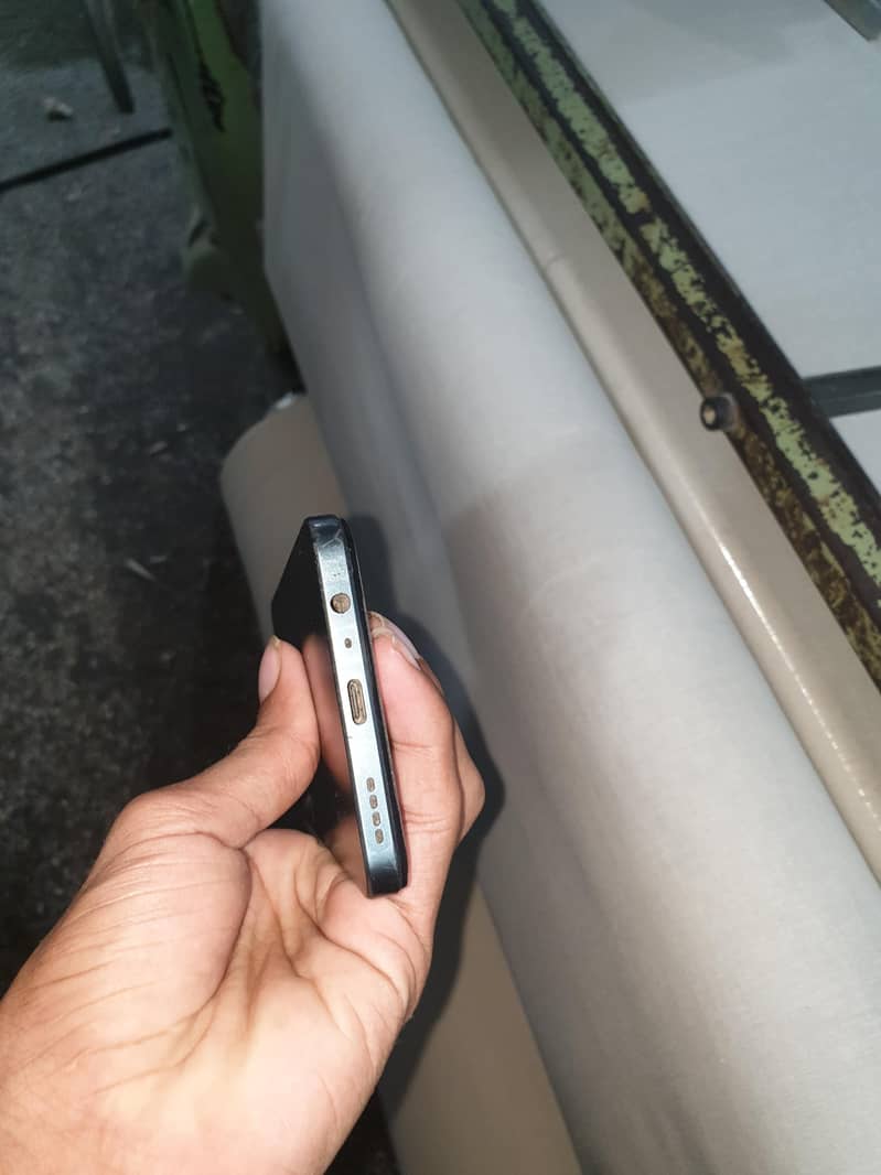 Realme C71 3