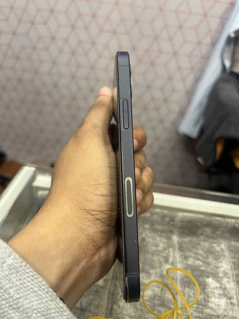 Apple iPhone 12 3