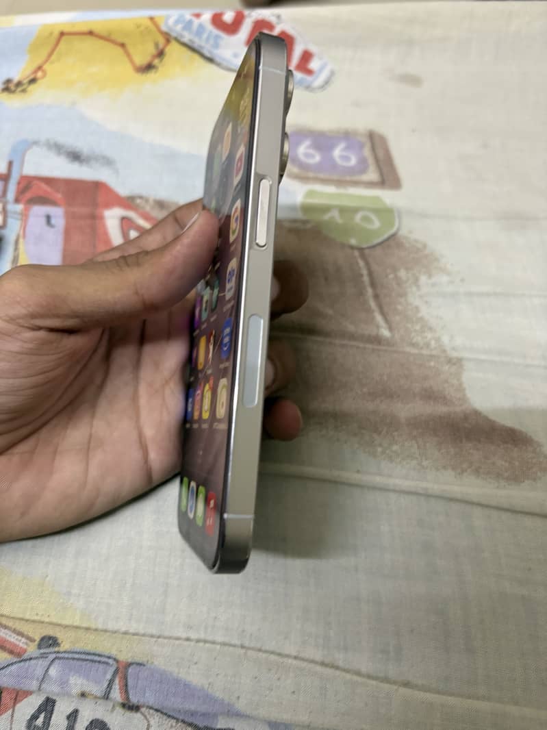 Apple iPhone 14 Pro 1