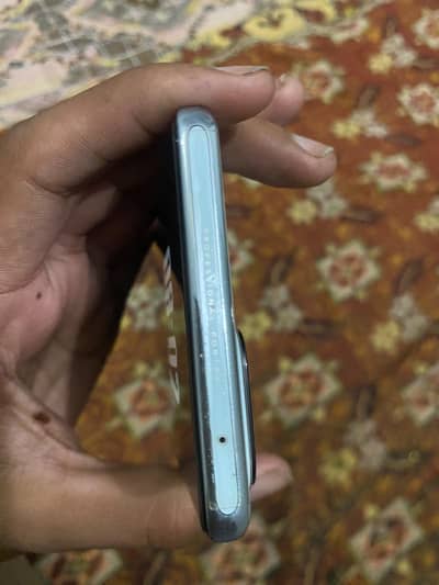 Vivo V30