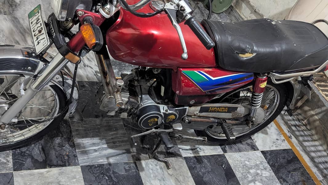 Honda CD 70 6
