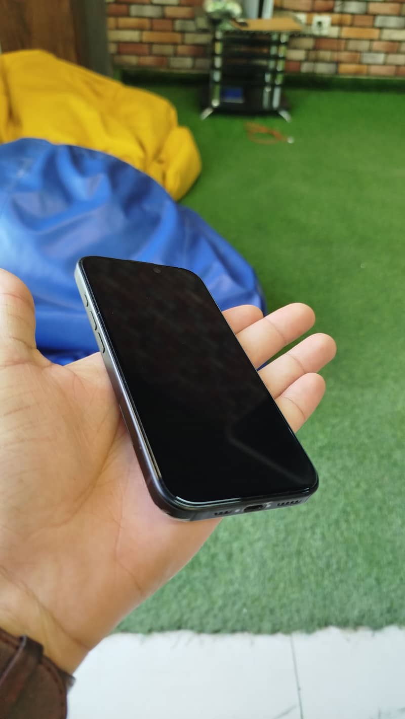 Apple iPhone 16 JV 2