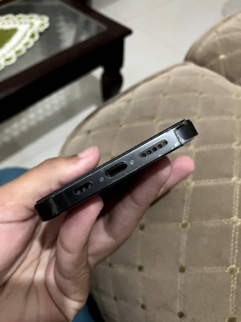 iPhone 13 Pro 4