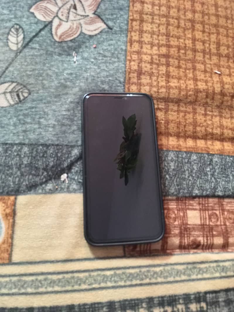 Apple iPhone XS 4