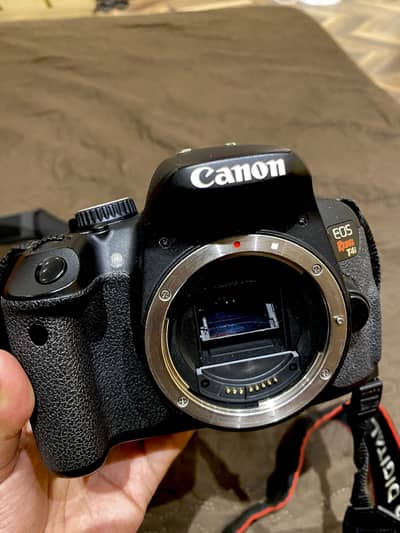 Canon T4i (600 D) dslr camera with extra lens and accessories