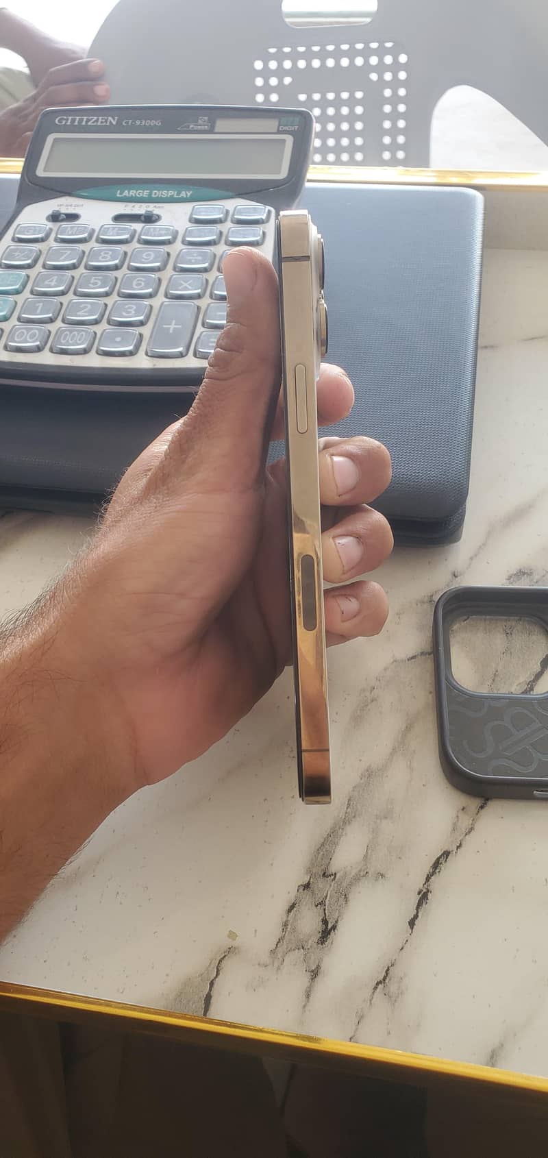 Apple iPhone 13 Pro Max 1