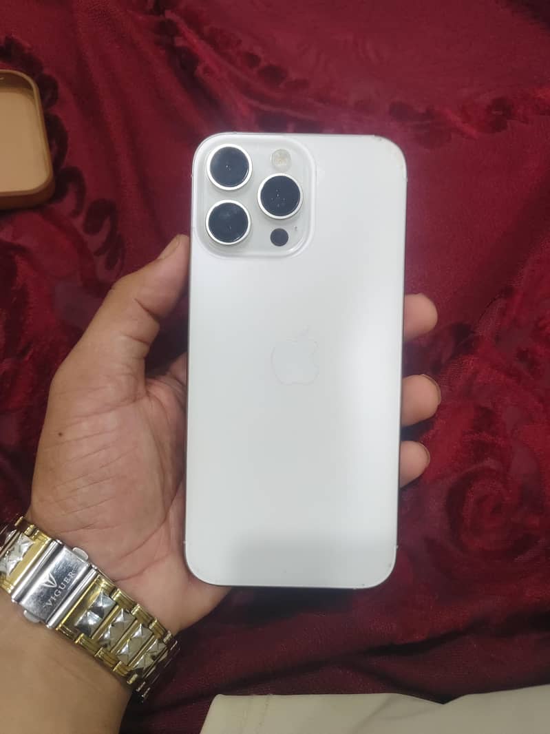 Apple iPhone 16 Pro Max 0