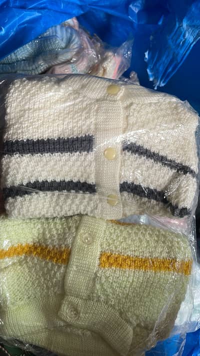 Woolen new baby born 3 pieces set and vest