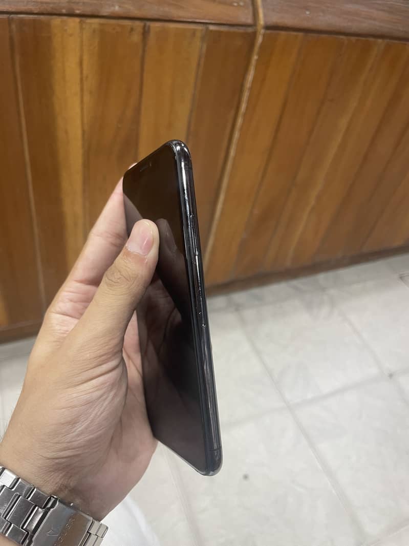 Apple iPhone X 3