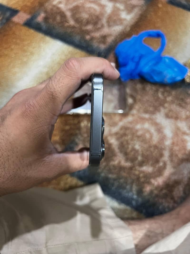 Apple iPhone 13 Pro 1