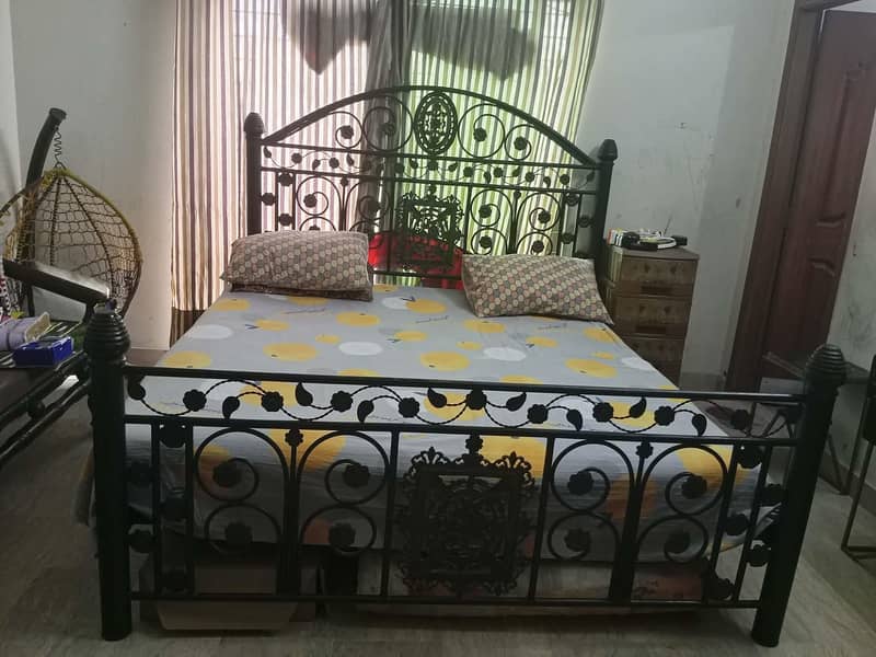 Iron Bed & Dressing Tables 0