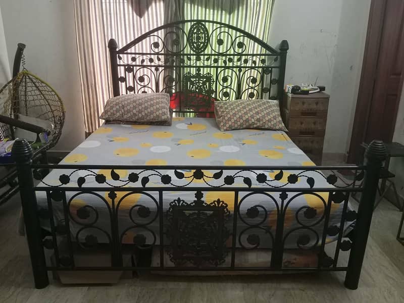 Iron Bed & Dressing Tables 2