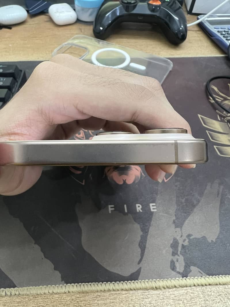 Apple iPhone 16 Pro Max 3