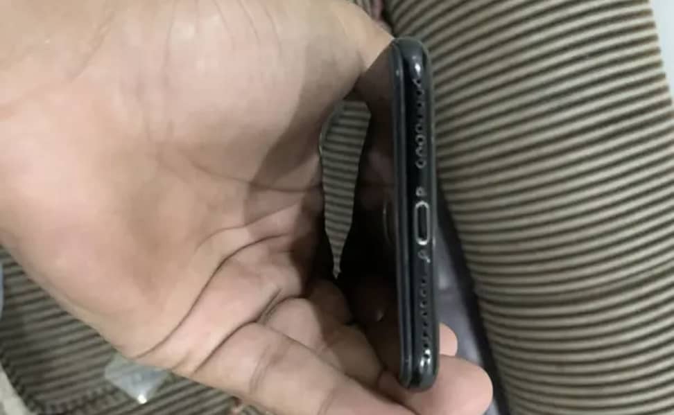 Apple iPhone 7 Plus 5