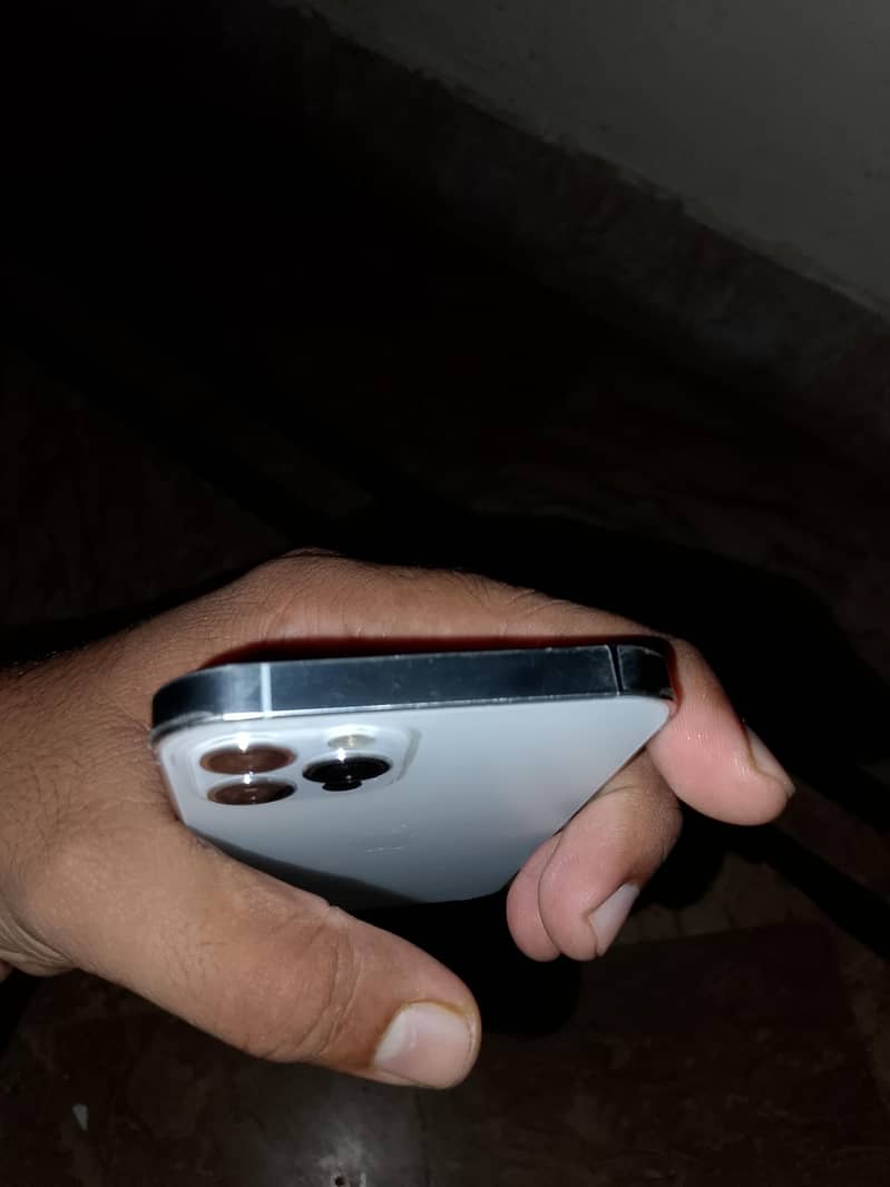 Apple iPhone 12 Pro 2