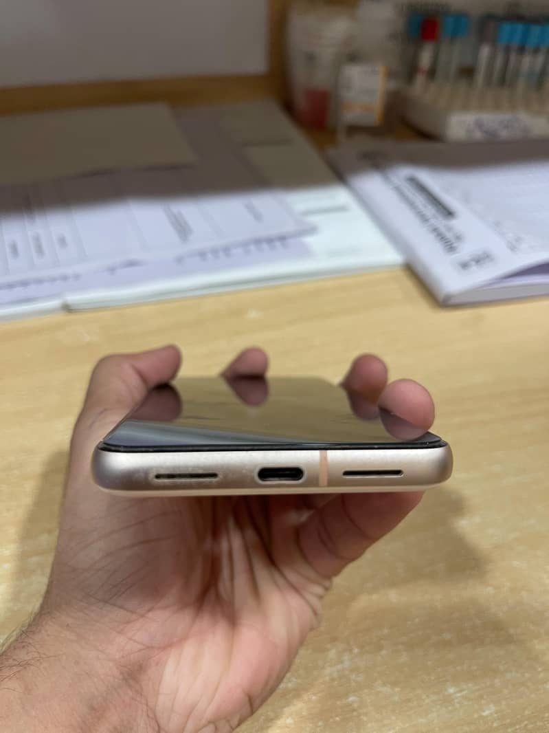 Google Pixel 8 2