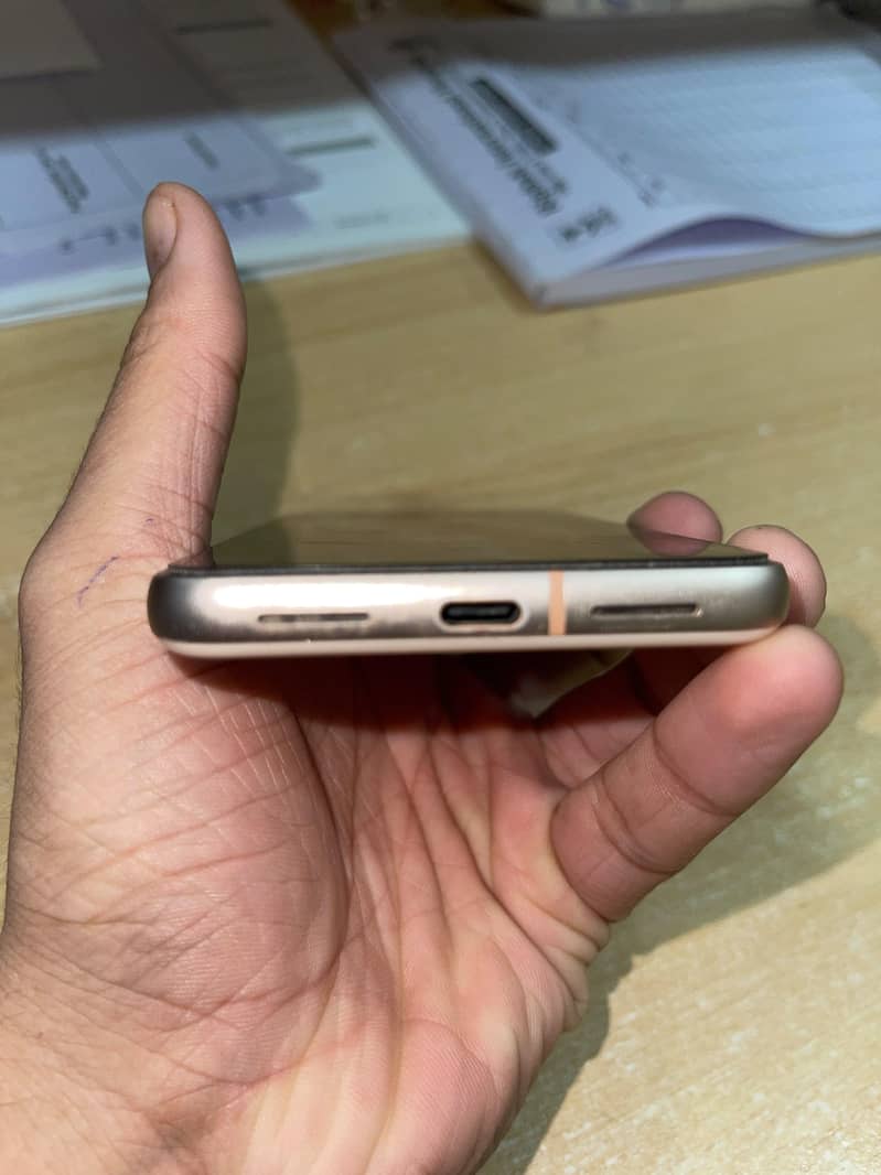 Google Pixel 8 3