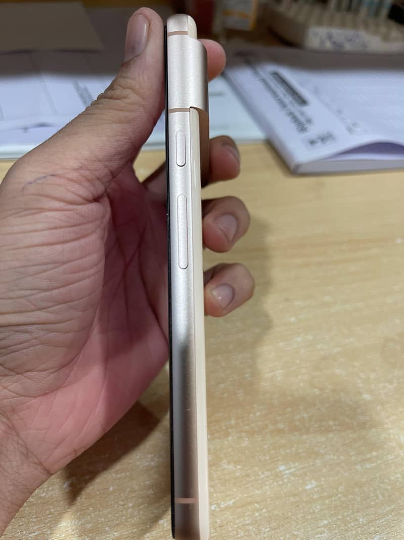 Google Pixel 8 4