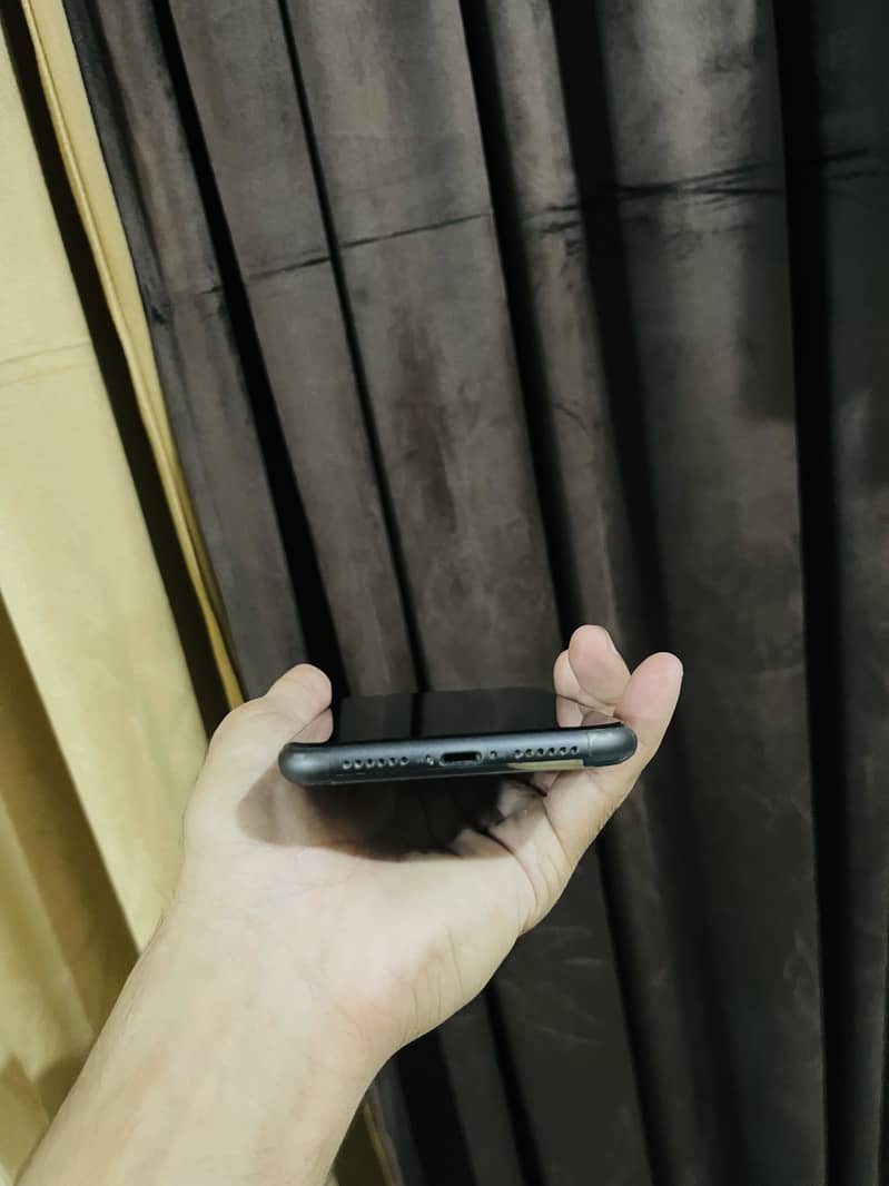 Apple iPhone 11 5