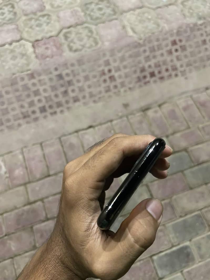 Apple iPhone 11 Pro 5