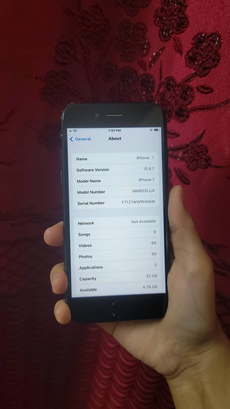 Apple iPhone 7 3