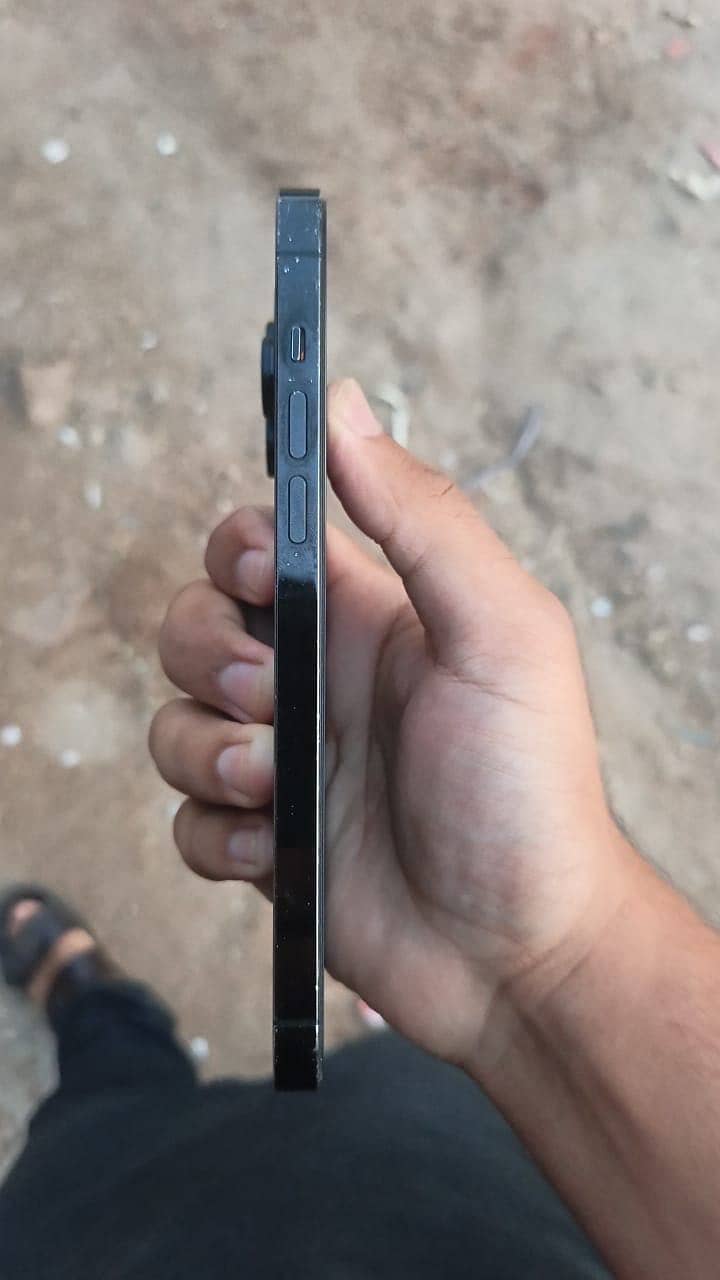 Apple iPhone 14 Pro Max 4